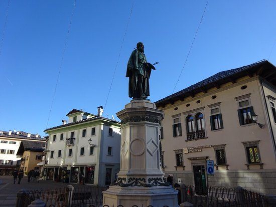 Statua di Tiziano Vecellio