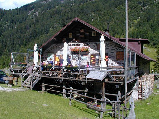 Collezione Di Cimeli Del Rifugio Cauriol
